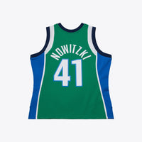 Dallas Mavericks jersey – view 3